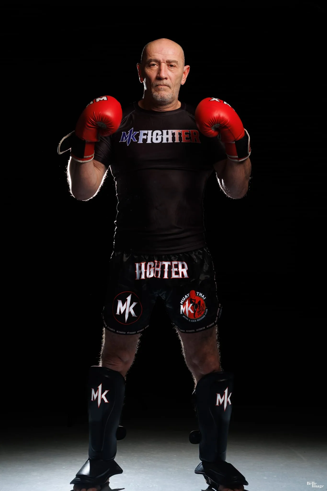 Portrait d’un coach en tenue MK Fighter